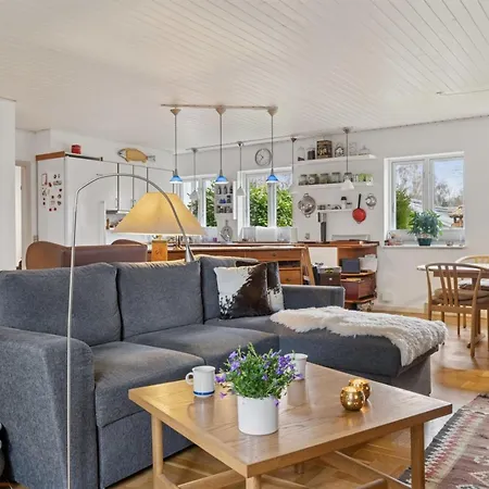 Vakantiehuis Jenvold - 950m From The Sea By Interhome *